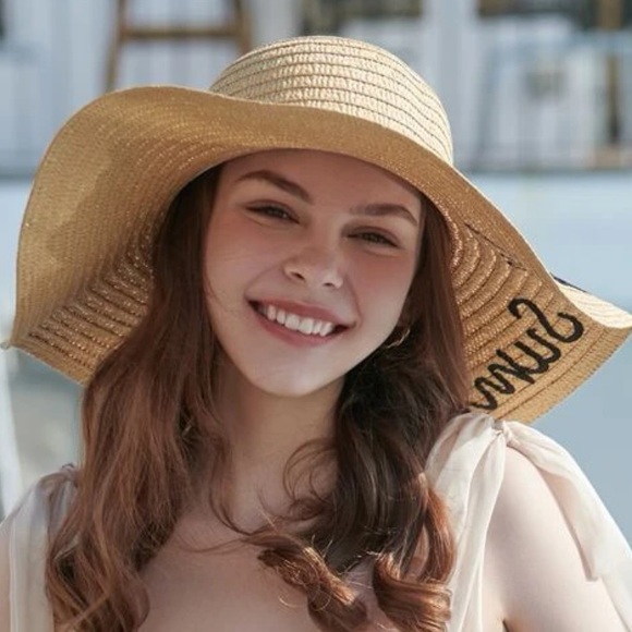 Hello Summer Hat - Picture 4 of 9